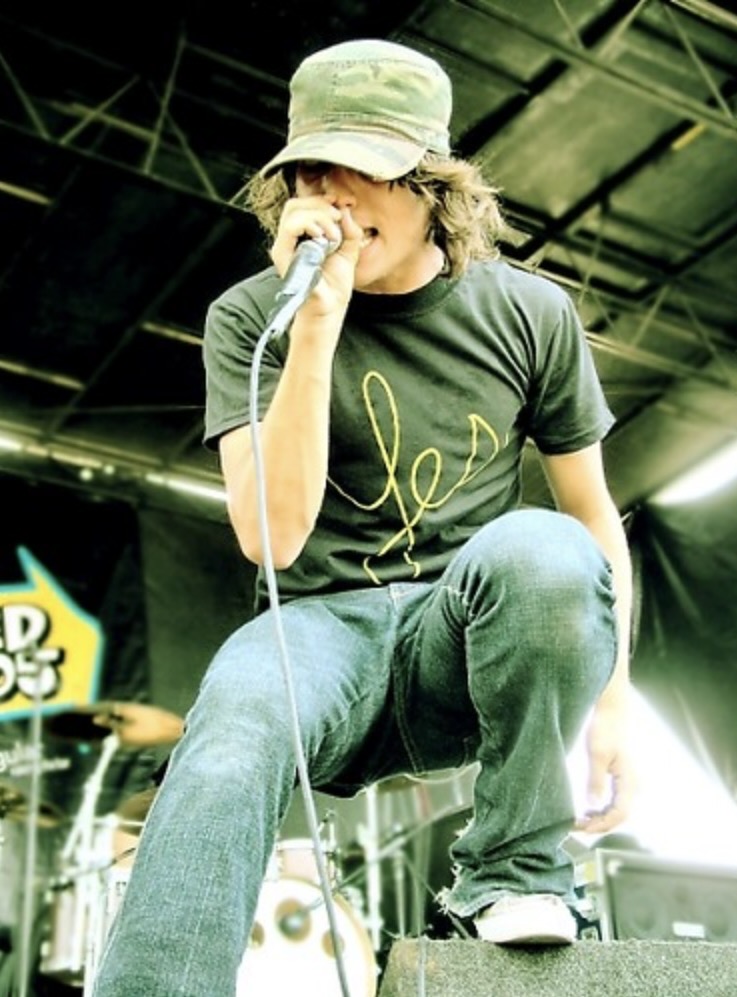 Cove on stage at Warped Tour 2005
  width=